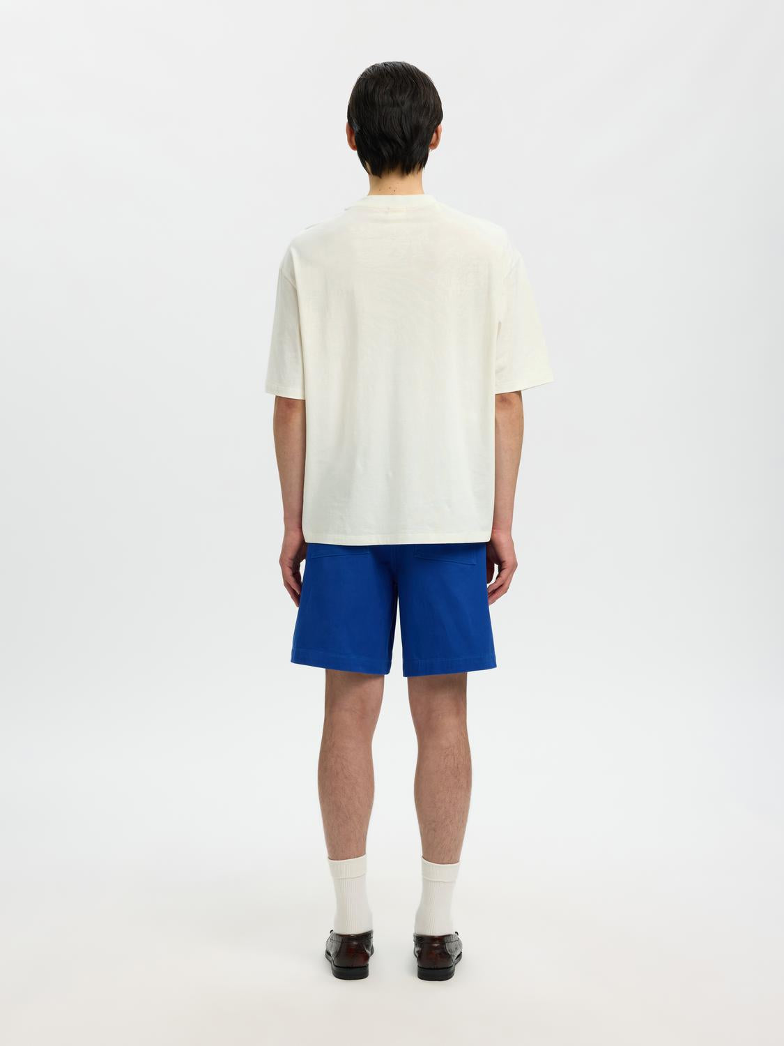 model_shot-back